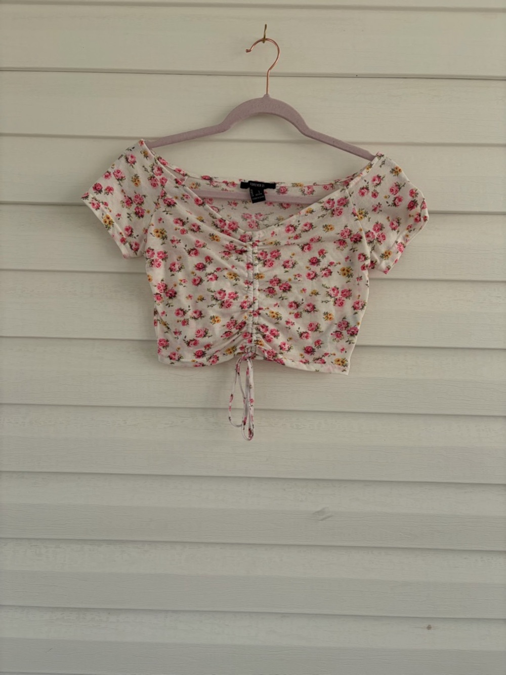 ✨ 3 for $20 Bundle Deal ✨ Forever 21 Floral Ruched Crop Top